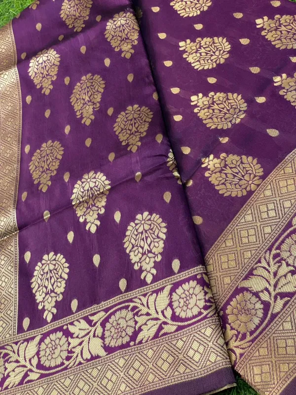 Purple_Banarasi_Silk_Saree_with_Golden_Zari_Butta_and_Rich_Pallu_Work