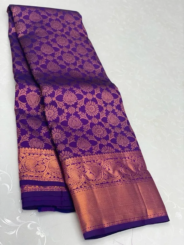 Purple_Kanjivaram_Silk_Saree_with_Golden_Zari_Floral_Butta_and_Rich_Contrast_Border