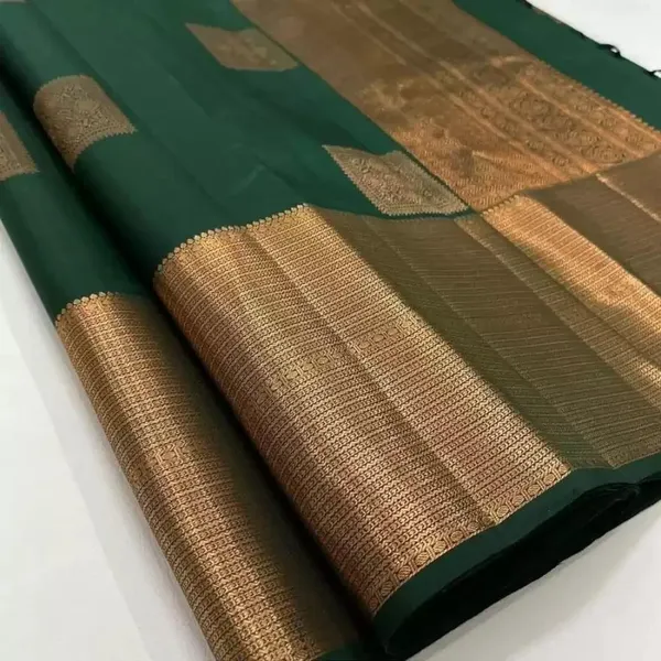 Green_Banarasi_Silk_Saree_with_Square_Box_and_Rich_Pallu_Work