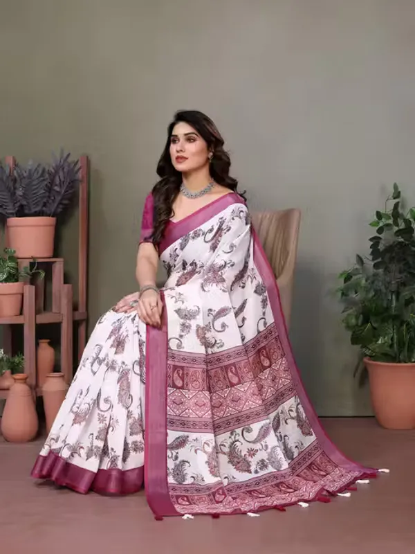 Pink_Printed_Cotton_Saree_&_Intricate_Digital_Floral_Design