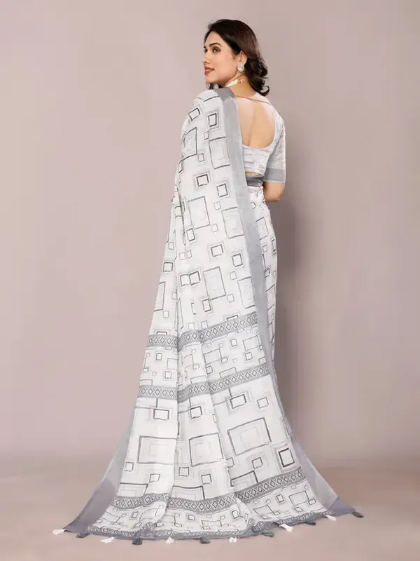 White_Printed_Cotton_Saree_&_Intricate_Digital_Floral_Design_(Box)