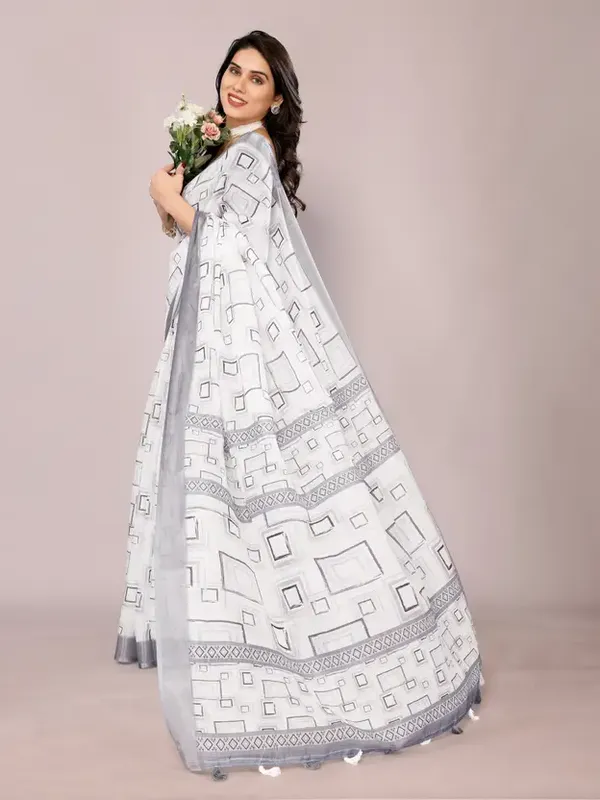 White_Printed_Cotton_Saree_&_Intricate_Digital_Floral_Design_(Box)