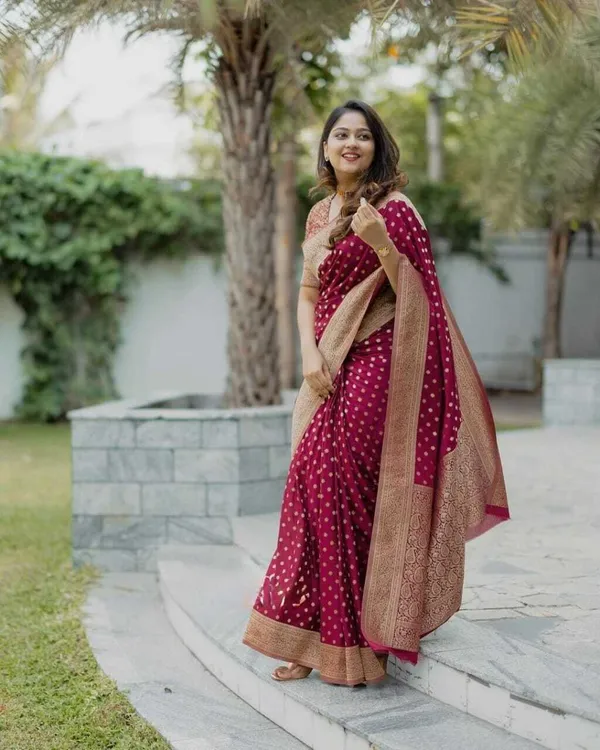 Red_Banarasi_Silk_Saree_with_Intricate_Golden_Zari_Weaving_&_Elegant_Floral_Border
