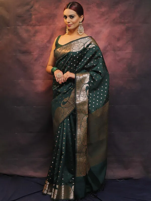 Green_Banarasi_Silk_Saree_with_Golden_Zari_Weaving_&_Traditional_Broad_Border