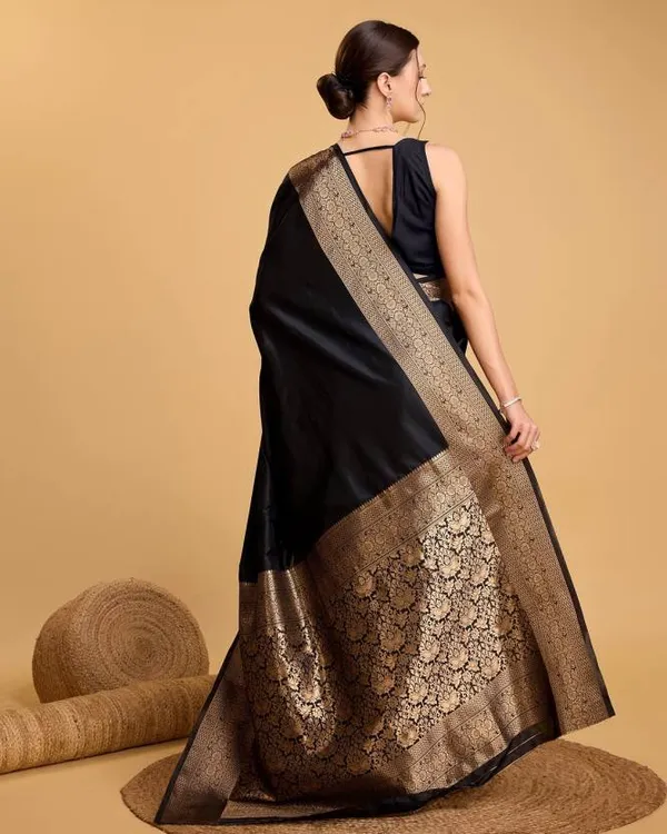 Black_Kanjivaram_Silk_Saree_with_Rich_Golden_Zari_Border_&_Pallu