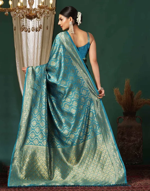 Rama_Banarasi_Silk_Saree_with_Golden_Zari_Weaving_&_Traditional_Broad_Border