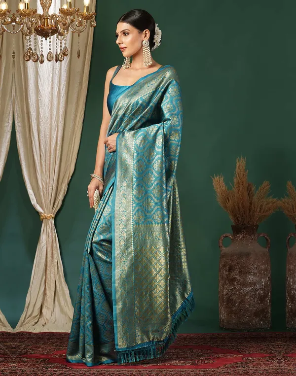 Rama_Banarasi_Silk_Saree_with_Golden_Zari_Weaving_&_Traditional_Broad_Border