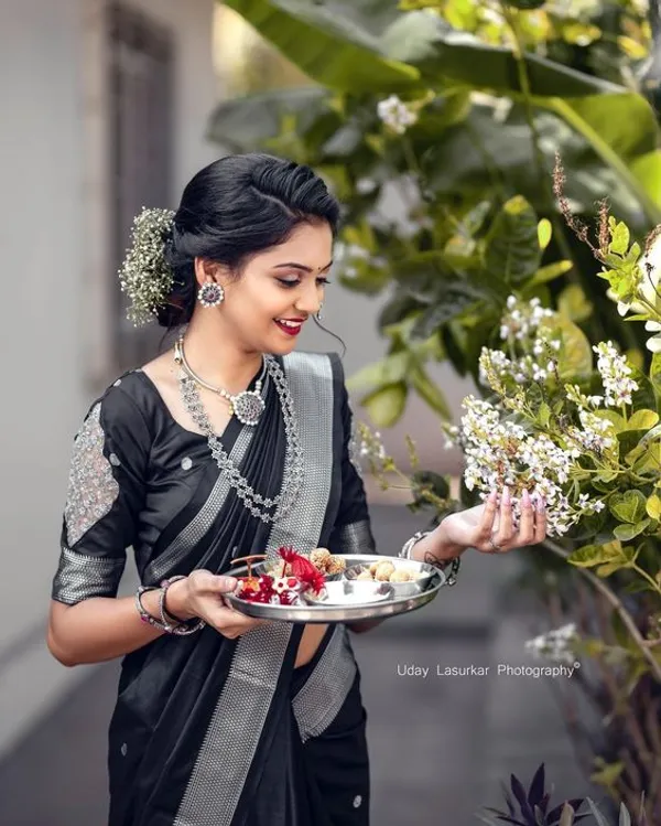 Black_Silver_Zari_Paithani_Silk_Saree