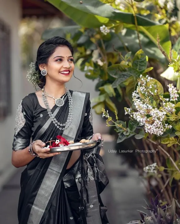 Black_Silver_Zari_Paithani_Silk_Saree