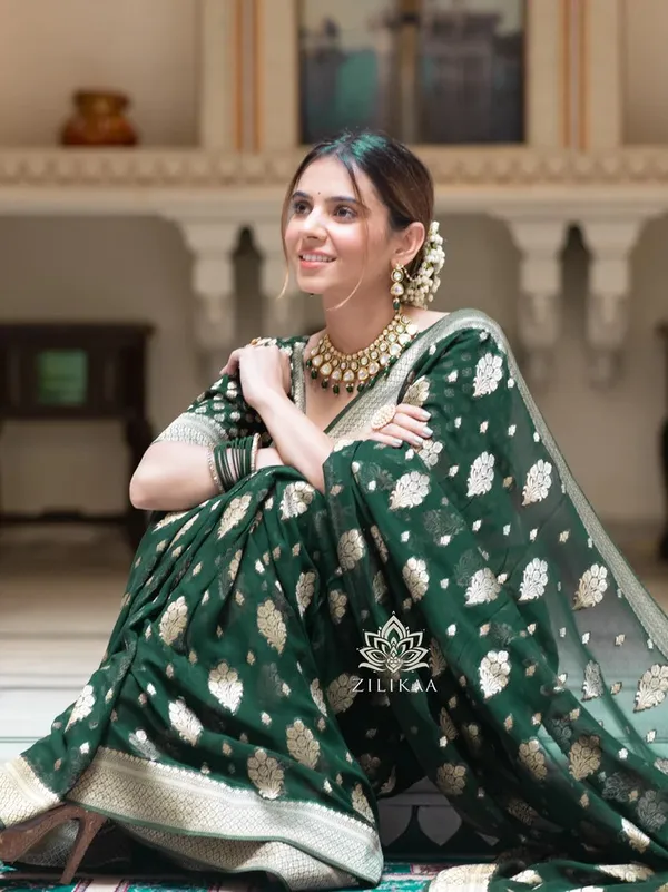 Green_Banarasi_Silk_Saree_with_Golden_Zari_Buttas_&_Intricate_Woven_Border