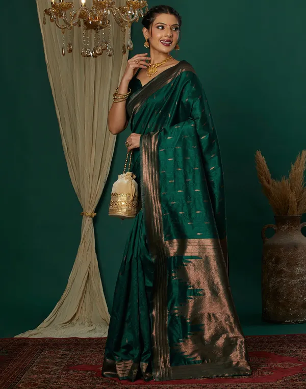 Green_Banarasi_Silk_Saree_with_Line_Weaving_&_Traditional_Broad_Border