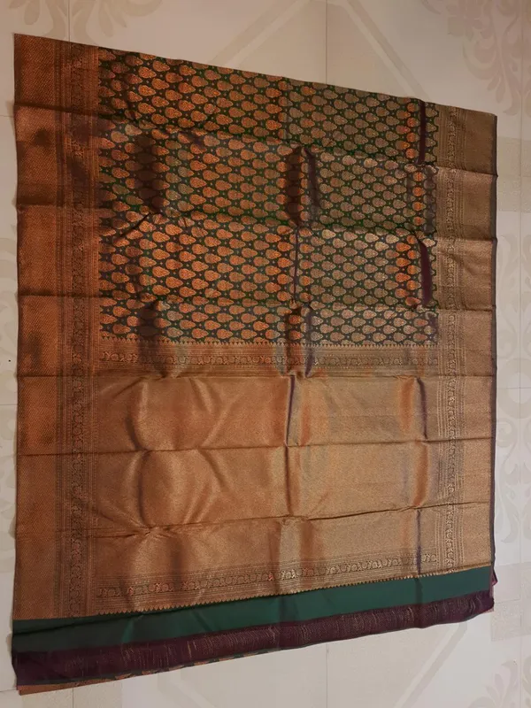 Green_Banarasi_Silk_Saree_with_Kalash_Design_&_Traditional_Broad_Border