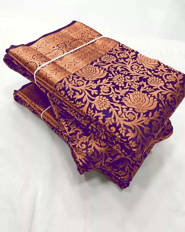 Purple_Kanjivaram_Silk_Saree_with_Traditional_Motif_Weave
