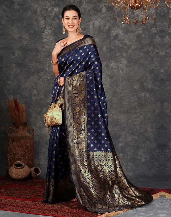Navi_Blue_Kanjivaram_Silk_Saree_with_Traditional_Motif_Weave
