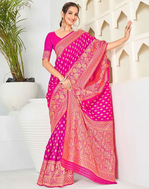 Pink_Kanjivaram_Silk_Saree_with_Traditional_Motif_Weave