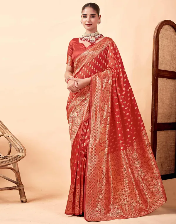 Red_Kanjivaram_Silk_Saree_with_Traditional_Motif_Weave