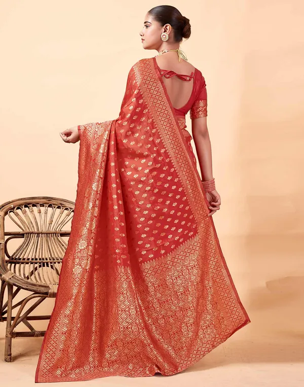 Red_Kanjivaram_Silk_Saree_with_Traditional_Motif_Weave
