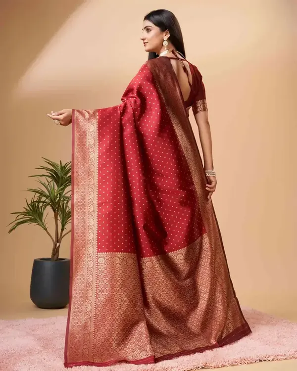 Maroon_Kanjivaram_Silk_Saree_with_Antique_Gold_Zari_Border_and_Dot_Weave