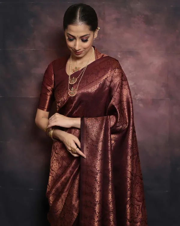 Maroon_Kanjivaram_Silk_Saree_with_Antique_Gold_Zari_Border_and_Rose_Weave