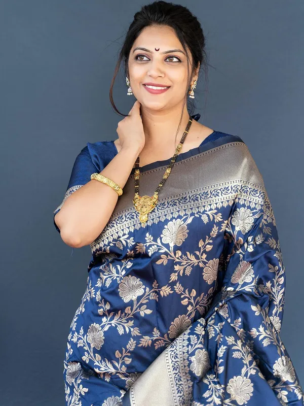Blue_Banarasi_Silk_Saree_with_Gold_Zari_Floral_Jaal_and_Contrast_Border