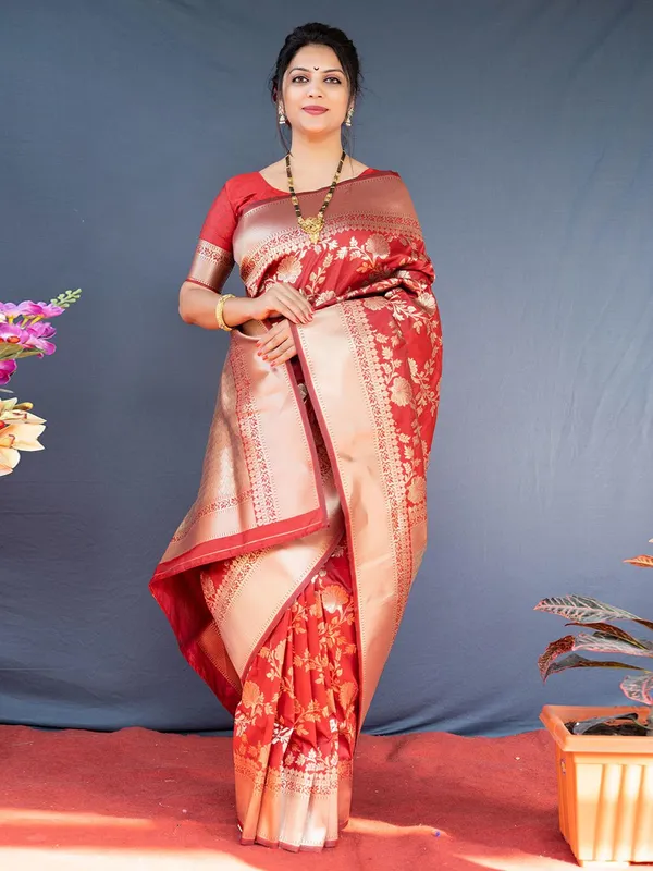 Red_Banarasi_Silk_Saree_with_Gold_Zari_Floral_Jaal_and_Contrast_Border