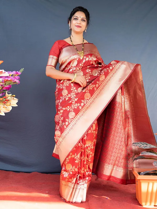 Red_Banarasi_Silk_Saree_with_Gold_Zari_Floral_Jaal_and_Contrast_Border