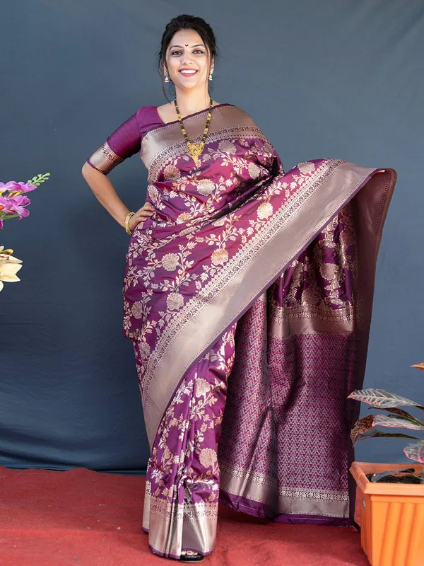 Wine_Banarasi_Silk_Saree_with_Gold_Zari_Floral_Jaal_and_Contrast_Border