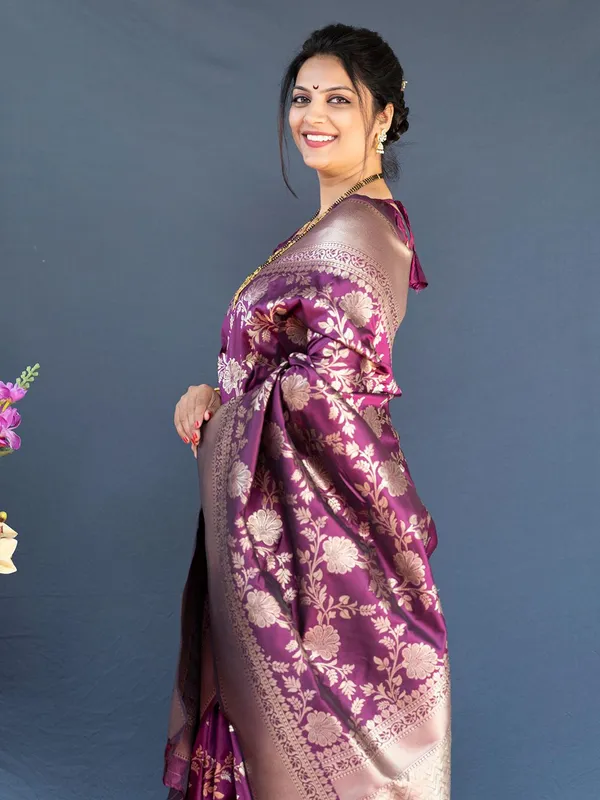 Wine_Banarasi_Silk_Saree_with_Gold_Zari_Floral_Jaal_and_Contrast_Border