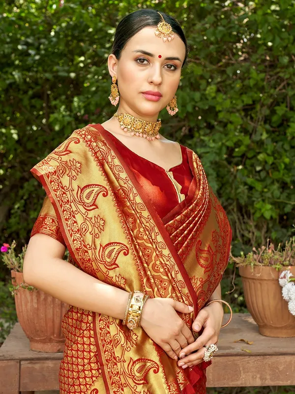 Red_Banarasi_Silk_Saree_with_Golden_Zari_Paisley_Design