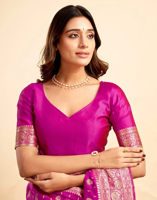 Pink_Banarasi_Silk_Saree_with_Nari_Design
