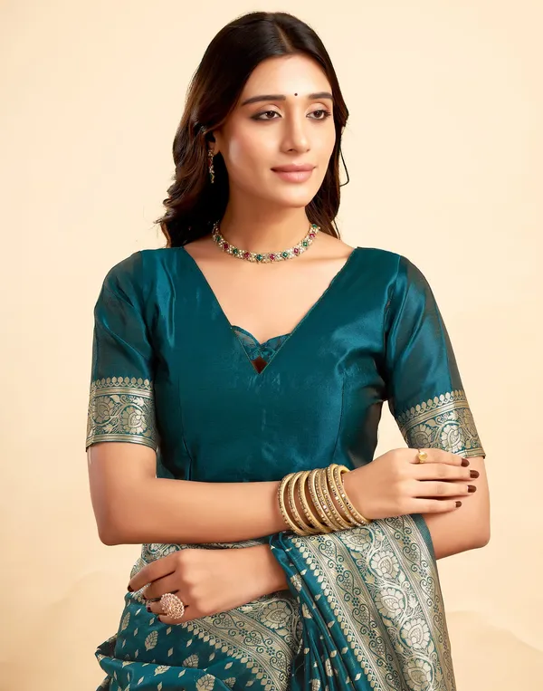 Rama_Banarasi_Silk_Saree_with_Nari_Design