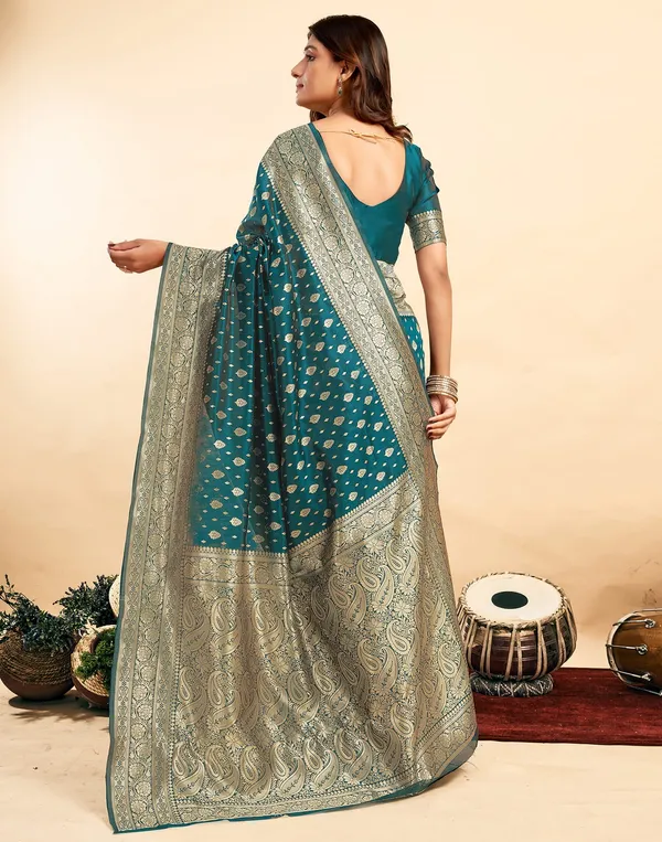 Rama_Banarasi_Silk_Saree_with_Nari_Design