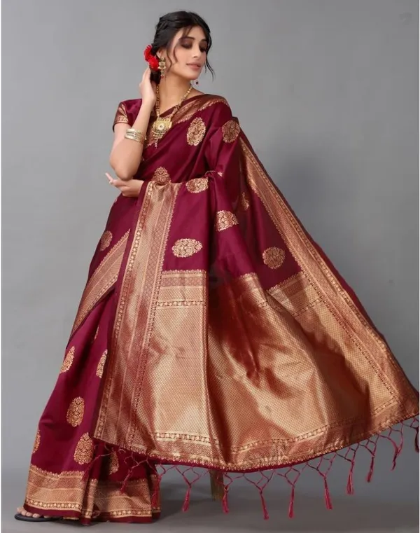 Maroon_Kanjivaram_Silk_Saree_with_Pan_Design