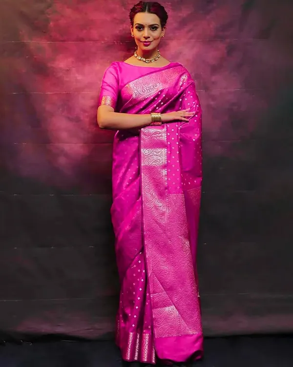Pink_Banarasi_Silk_Saree_with_Clubs_Design