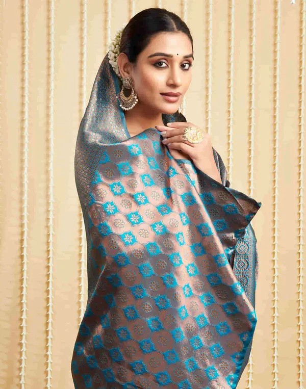 Rama_Banarasi_Silk_Saree_with_Round_Weaving_&_Traditional_Broad_Border