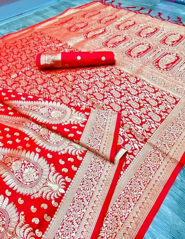 Red_Kanjivaram_Silk_Saree_with_Rani_Design