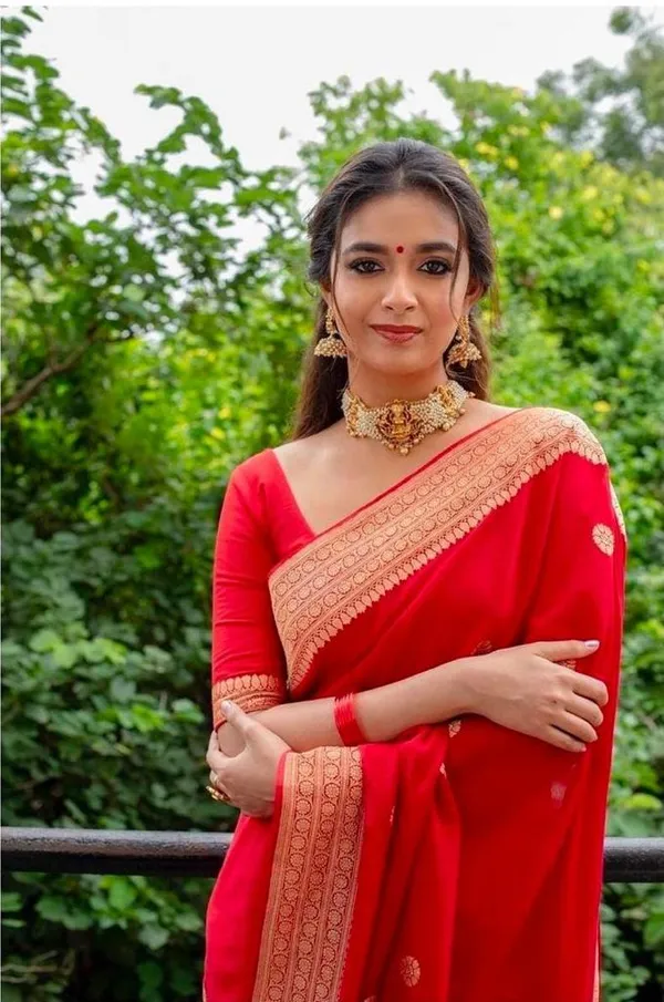 Red_Kanjivaram_Silk_Saree_with_Round_Design