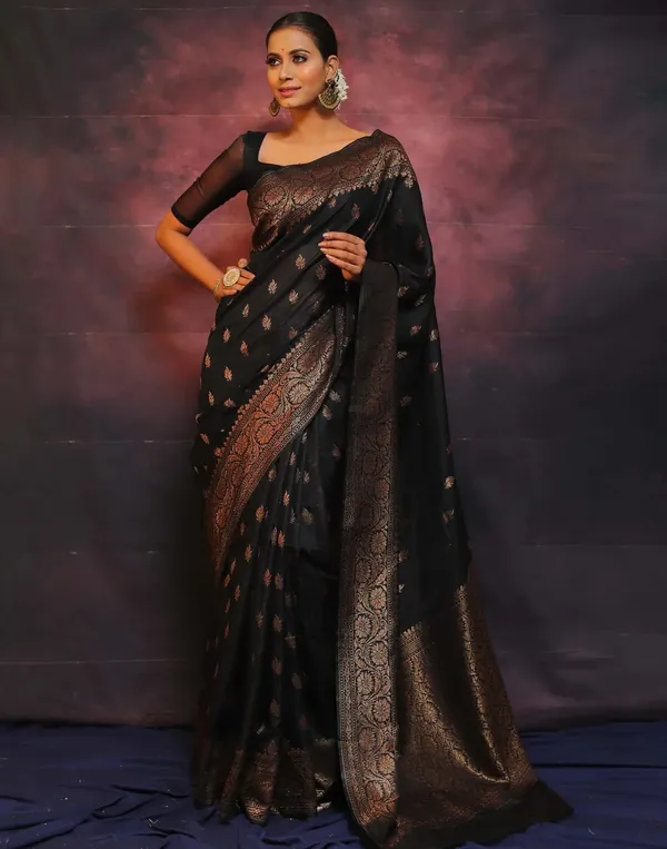 Black_Kanjivaram_Silk_Saree_with_Pan_Design