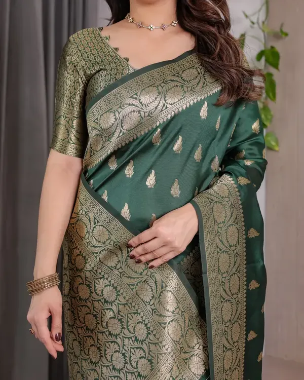 Green_Kanjivaram_Silk_Saree_with_Pan_Design