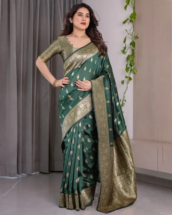 Green_Kanjivaram_Silk_Saree_with_Pan_Design