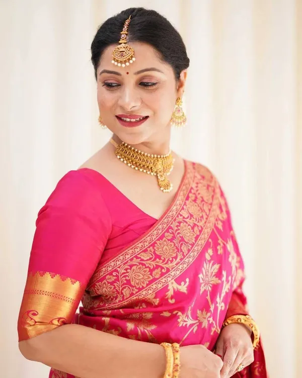 Rani_Pink_Kanjivaram_Silk_Saree_with_Jal_Design