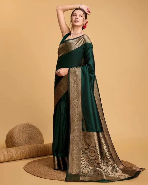Green_Kanjivaram_Silk_Saree_with_Rich_Golden_Zari_Border_&_Pallu