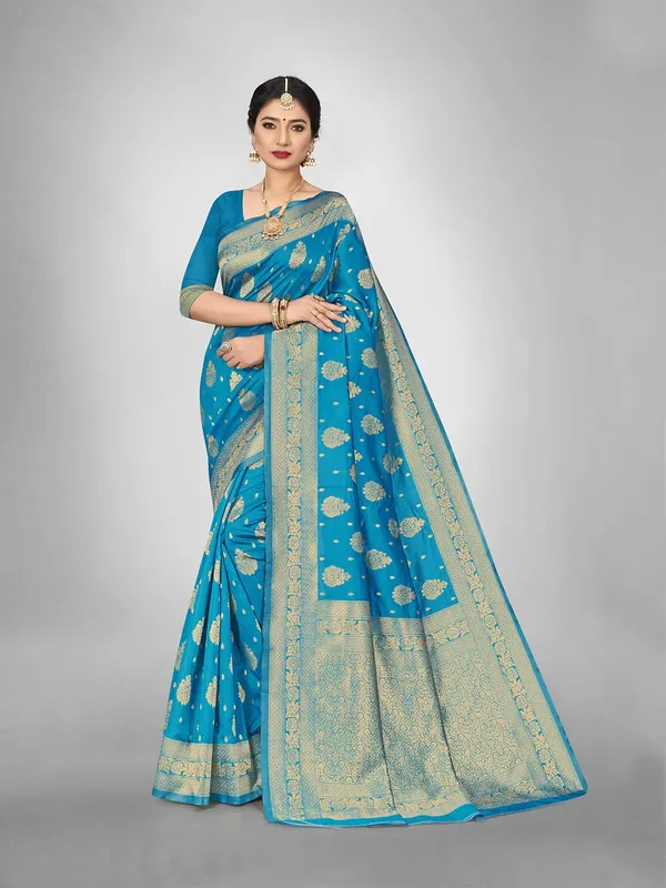 Firoji_Banarasi_Silk_Saree_with_Golden_Zari_Butta_and_Rich_Pallu_Work