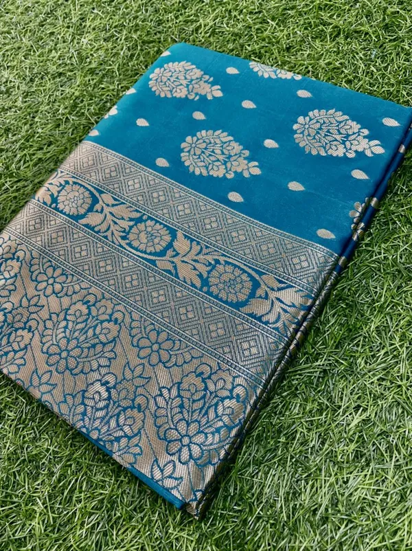 Firoji_Banarasi_Silk_Saree_with_Golden_Zari_Butta_and_Rich_Pallu_Work