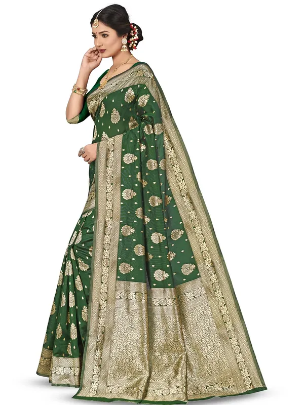 Green_Banarasi_Silk_Saree_with_Golden_Zari_Butta_and_Rich_Pallu_Work