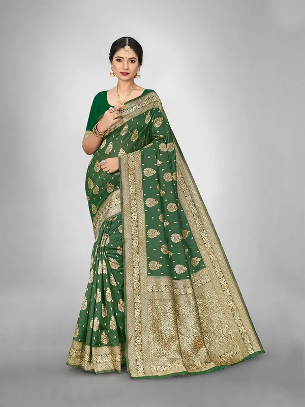 Green_Banarasi_Silk_Saree_with_Golden_Zari_Butta_and_Rich_Pallu_Work