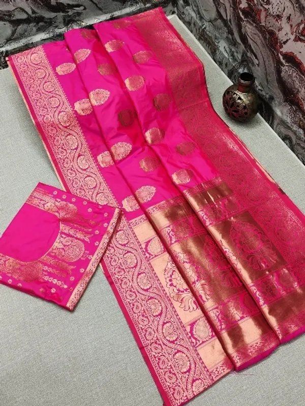 Pink_Kanjivaram_Silk_Saree_with_Copper_Zari_Weaving