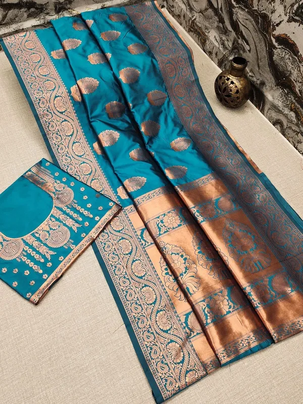 Rama_Kanjivaram_Silk_Saree_with_Copper_Zari_Weaving