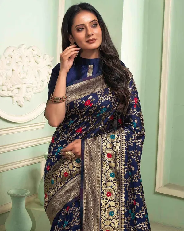Blue_Kanjivaram_Silk_Saree_with_Rup_Rekha_Design