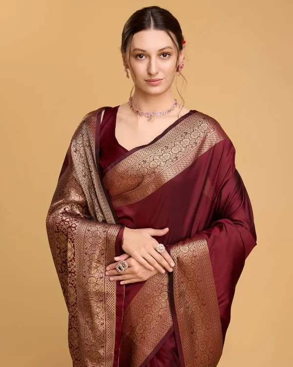Maroon_Kanjivaram_Silk_Saree_with_Rich_Golden_Zari_Border_&_Pallu